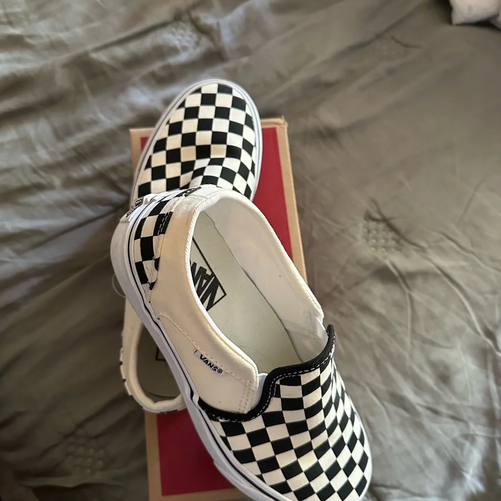 Vans - Picture 4 of 4